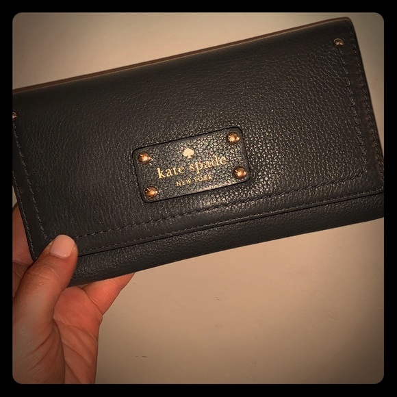 Kate Spade wallet - Picture 1 of 2